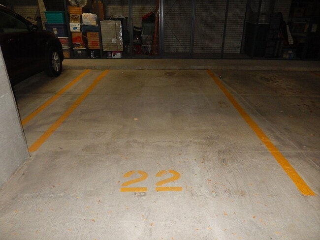 Building Photo - 850 Village Center Dr