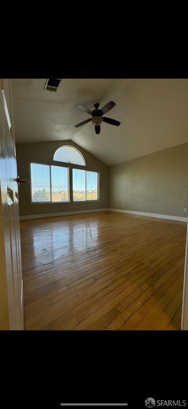 Building Photo - 4009 Pillsbury Ct