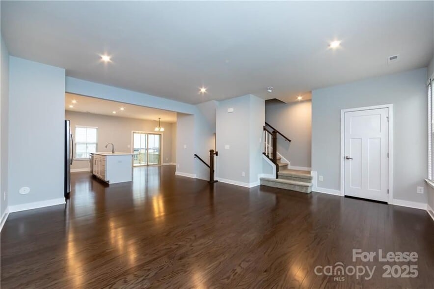 Building Photo - 1736 Town Oak Ln