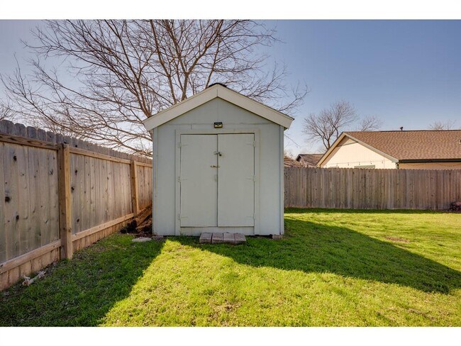 Building Photo - 12323 Limerick Ave