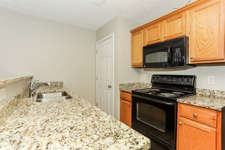 Building Photo - 3830 Riverside Pkwy