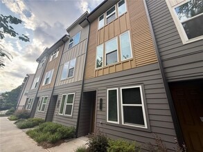 Building Photo - 1531 Layton Ln NW