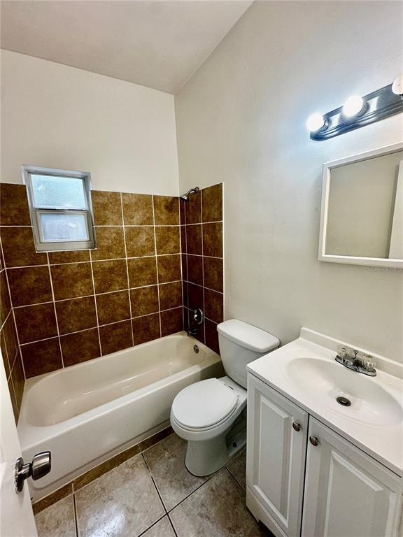 Building Photo - 1624 Queensway Rd