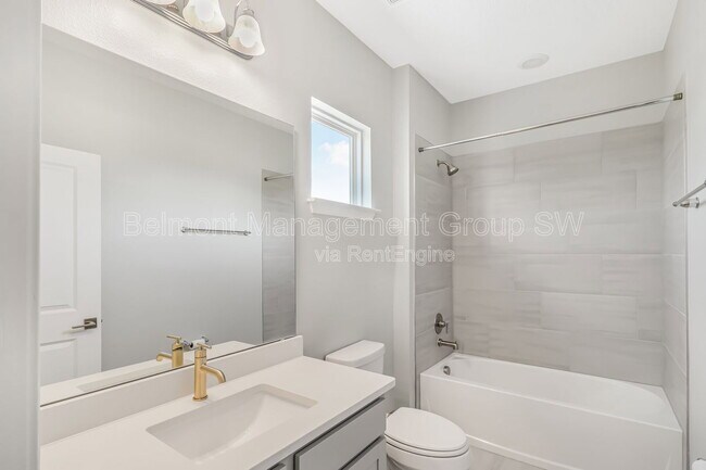 Building Photo - 30053 Island Club Dr