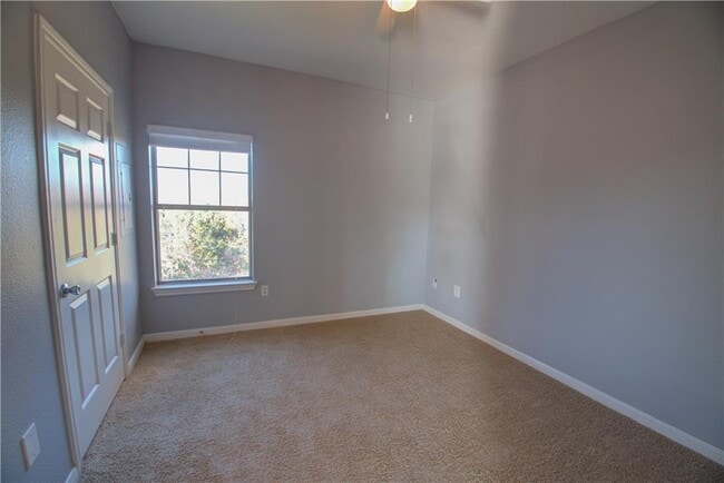 Building Photo - 2320 Gracy Farms Ln