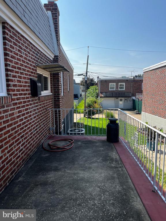 Building Photo - 8905 Revere St