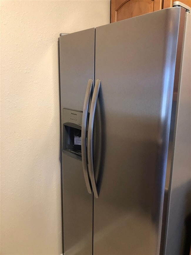 Building Photo - 1405 SE Hillcrest Ave