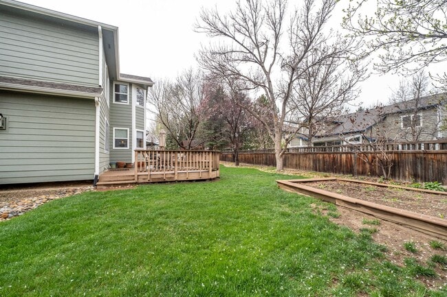 Building Photo - Gorgeous 6 bed 3.5 bath home located in Longmont, CO!