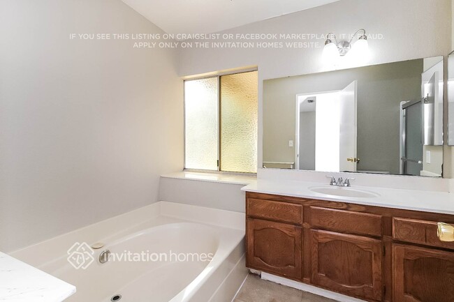 Building Photo - 4360 Armadale Way