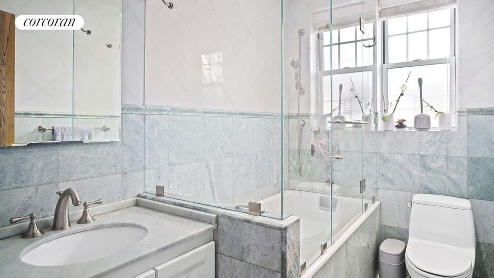 Building Photo - 6039 Huxley Ave