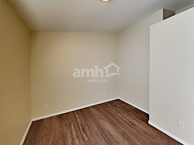 Building Photo - 16185 W Washington St