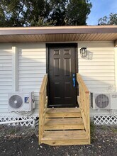 Building Photo - Allen St