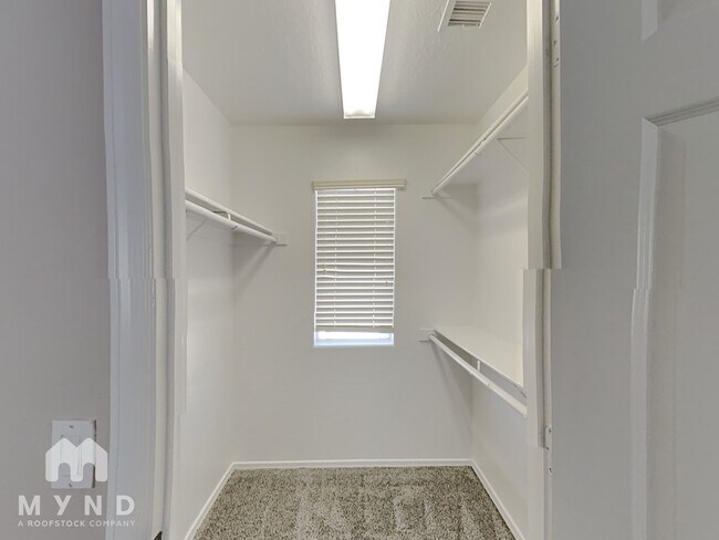 Building Photo - 2507 N 148th Dr