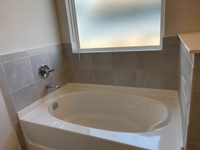 Building Photo - 256 Crystal Brook Dr