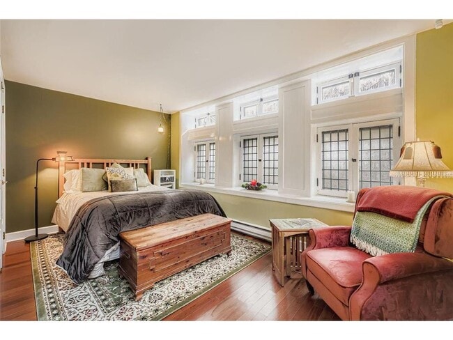 Building Photo - 2219 Pillsbury Ave