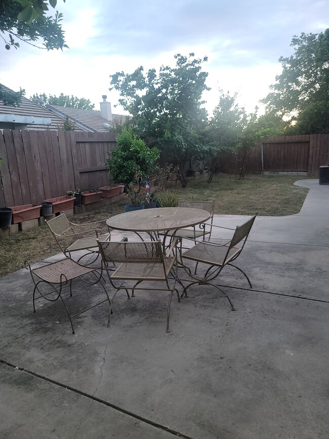 Building Photo - 2243 Thomsen Way