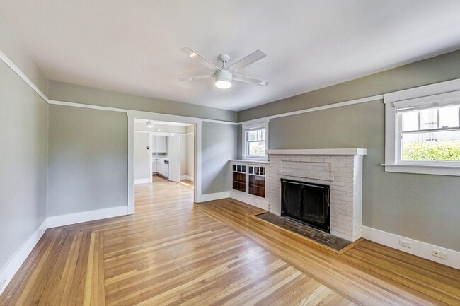 Building Photo - 2 Bedroom, 1 Bath + Office - Downtown Palo...