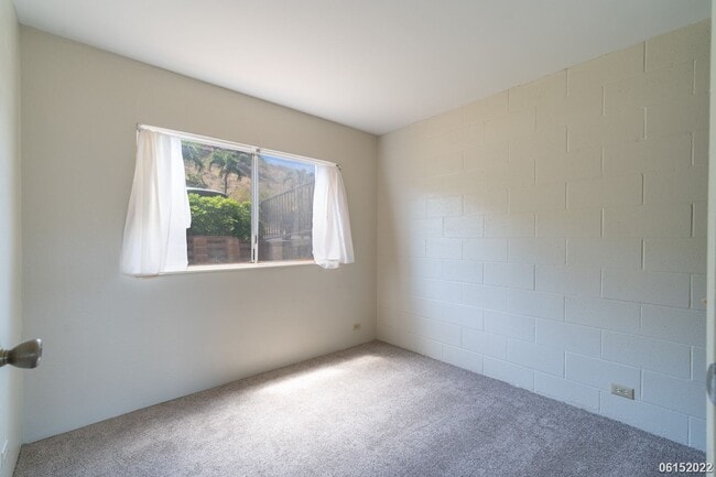 Building Photo - 2br/1ba/1pkg Apartment in Makakilo - Water...