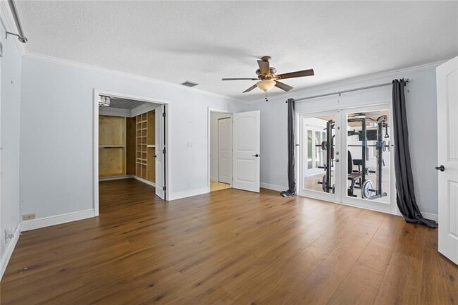 Building Photo - 1120 E Tropical Way