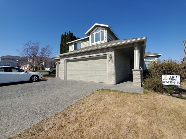 Building Photo - 4-Bedroom, 2.5-Bath located in Horn Rapids...
