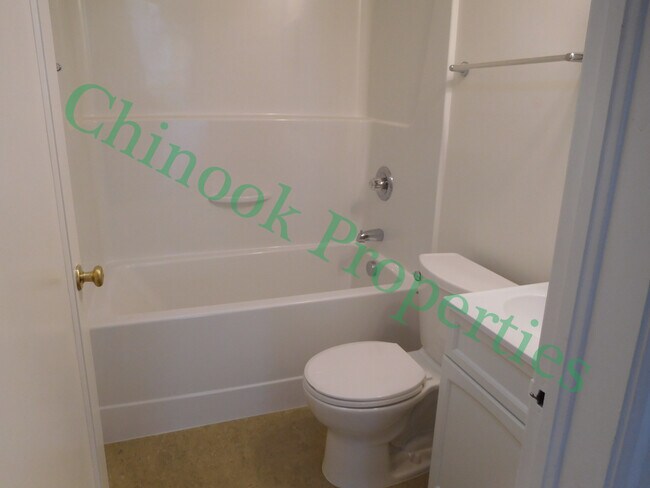 Building Photo - 1578-1580 Olive St