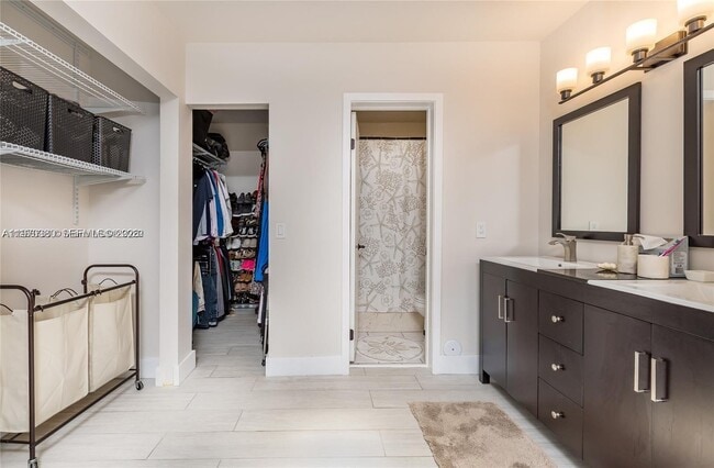 Building Photo - 3559 Magellan Cir