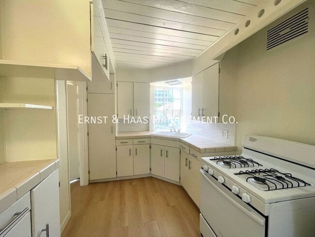 Building Photo - 3737 LeSage St