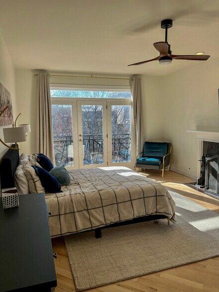 Building Photo - 2212 W Huron St