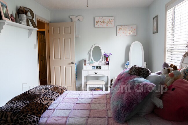 Building Photo - 1000 Harbour Shore Dr