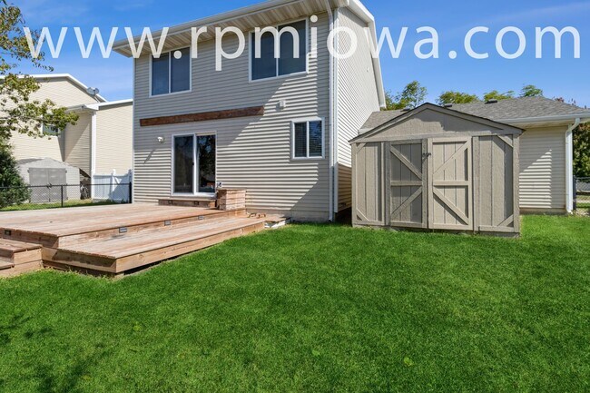 Building Photo - FENCED IN YARD!!  4 Bedroom, 2.5 Bathroom Home in Waukee