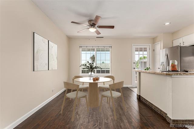 Building Photo - 2301 E Fremont Ave