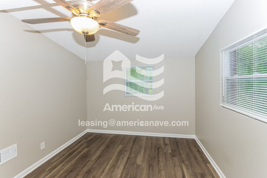 Building Photo - 300 Clairmont Dr