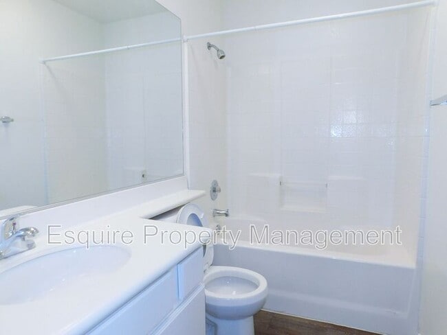 Building Photo - 435 Paseo Del Valle