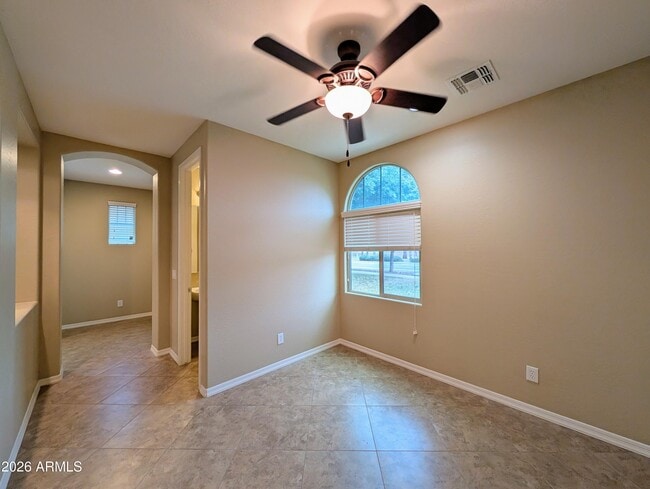 Building Photo - 923 S Osborn Ln