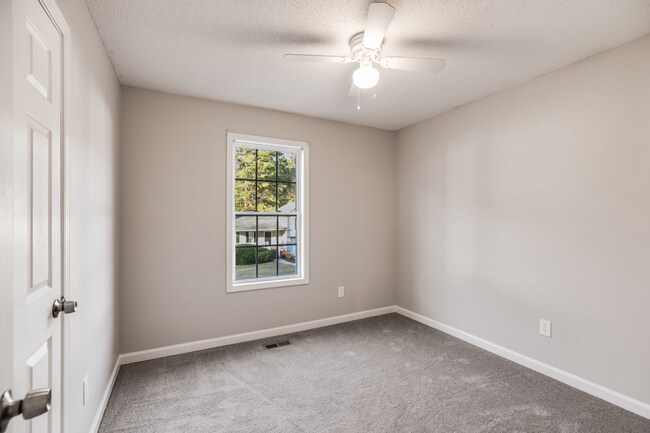 Building Photo - Villa Rica Rental