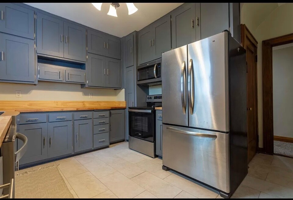 kitchen - 1215 Mount Pleasant St