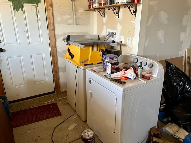 Building Photo - 1 bedroom with office in Black Forest