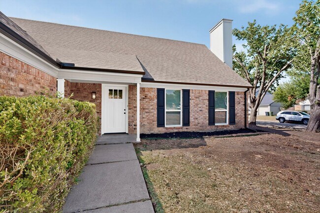 Building Photo - 1600 Crimson Ct