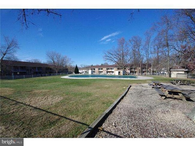 Building Photo - 14 Wexford Dr