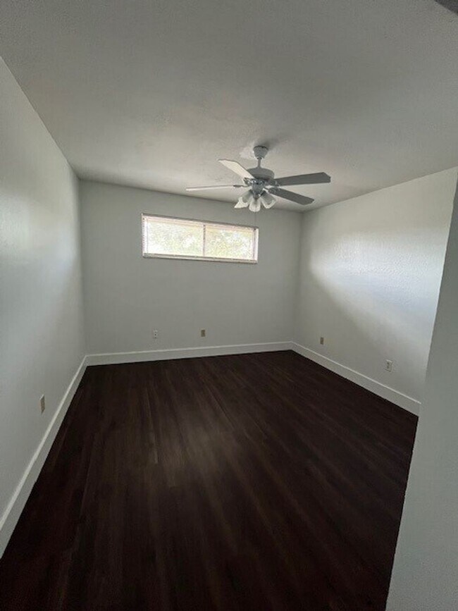 Building Photo - ***4 Bed 3.5 Bath in Tuscawilla!***