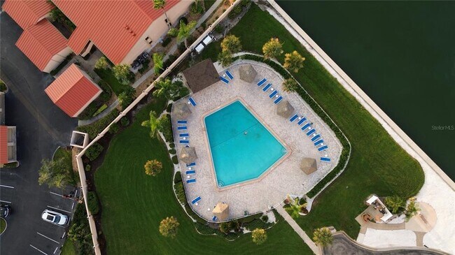 Building Photo - 4900 Brittany Dr S