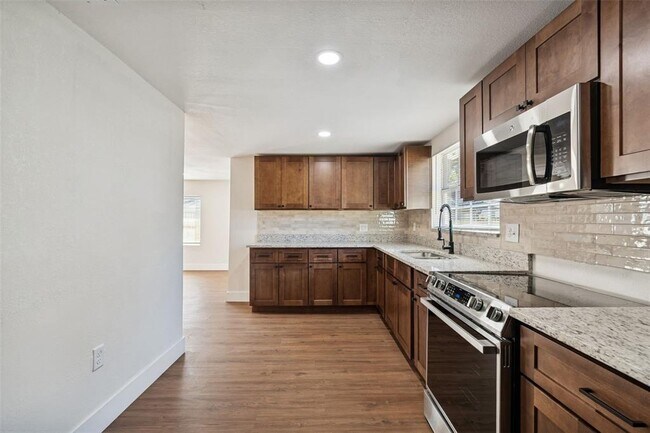 Building Photo - 9412 N Brooks St