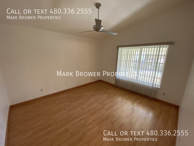 Building Photo - 1120 N Val Vista Dr