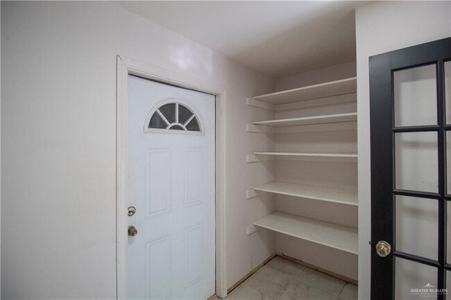 Building Photo - 19 Larkspur Ave