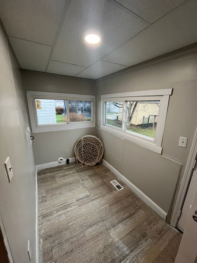 Building Photo - Spacious 3-Bedroom Home with Basement – Available NOW! – $1400/month