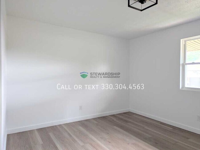 Building Photo - 5003 Massillon Rd