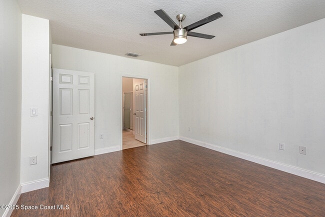 Building Photo - 2675 Falcon Ln