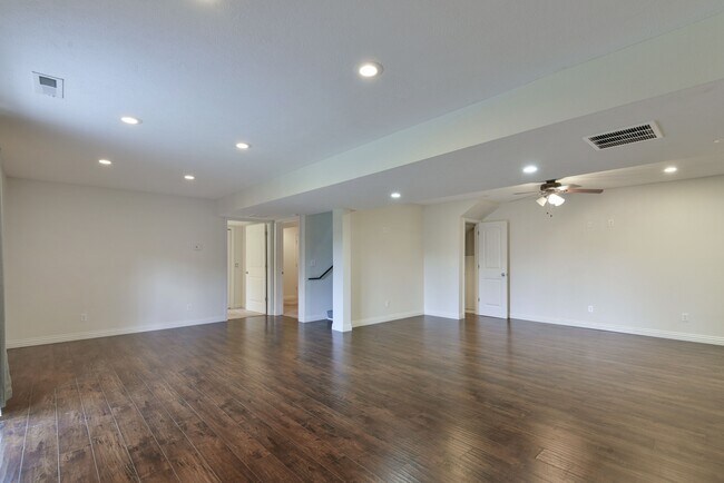 Building Photo - 1791 Fruit Farm Rd