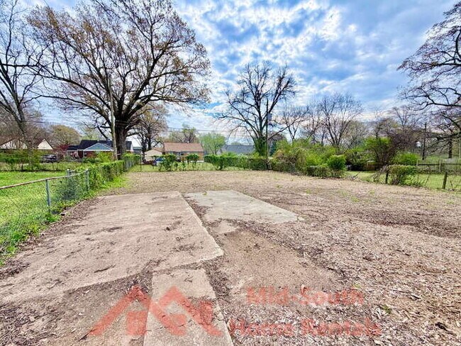 Building Photo - 1156 Brower St