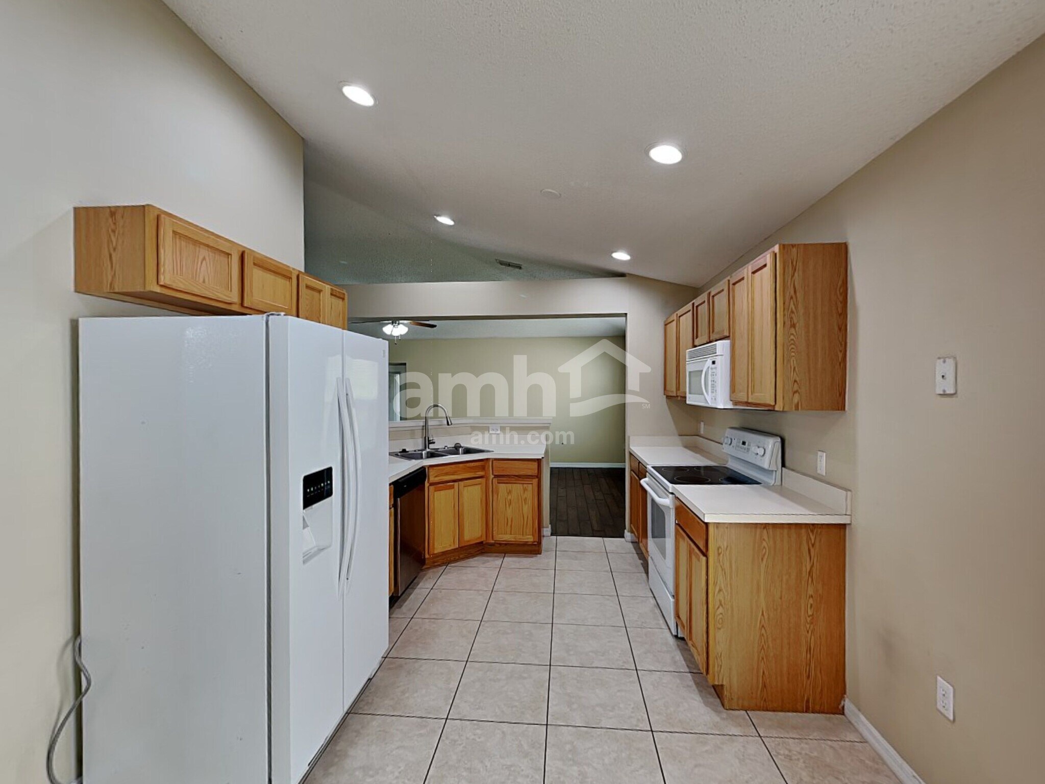 Building Photo - 1683 Sorento Cir